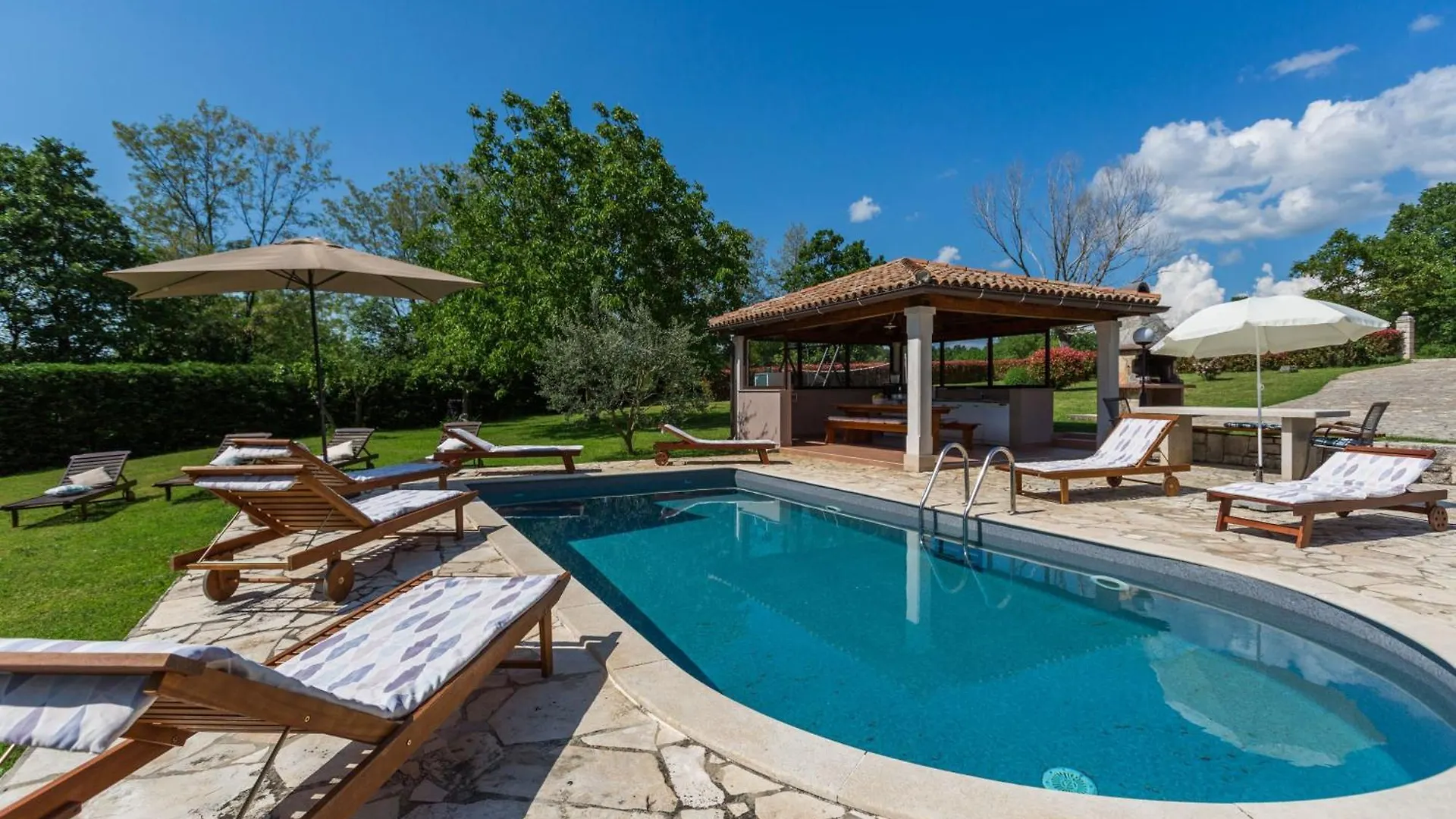 Holiday home Villa Morena Mit Pool, Garten, Umgeben Von Natur Tinjan