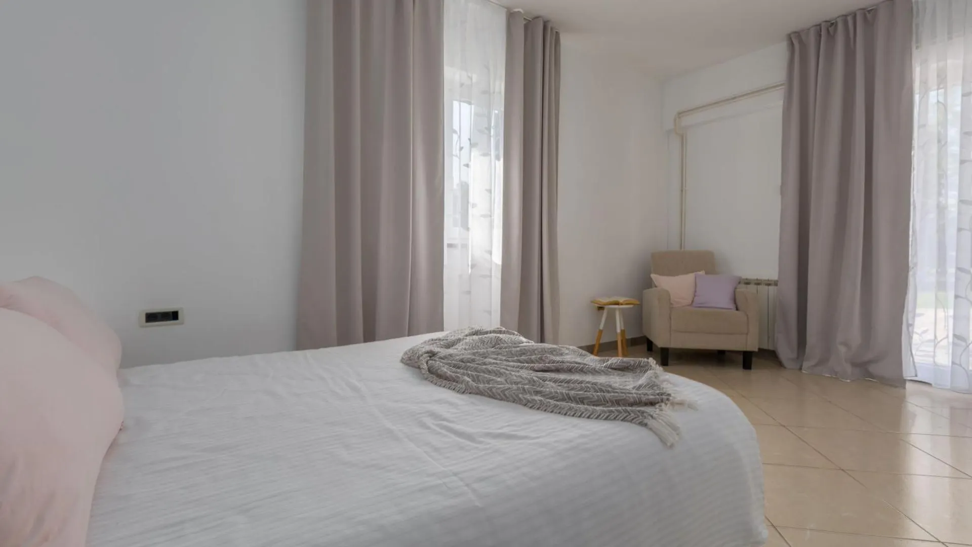Holiday home Villa Morena Mit Pool, Garten, Umgeben Von Natur Tinjan