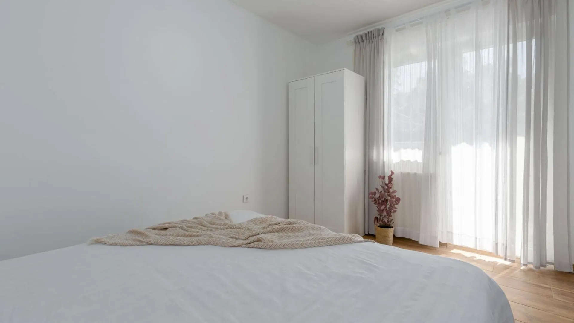 Villa Morena Mit Pool, Garten, Umgeben Von Natur Tinjan Prázdninový dům